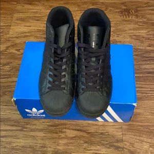 Adidas Mens Hi Top “shell toe” size 7